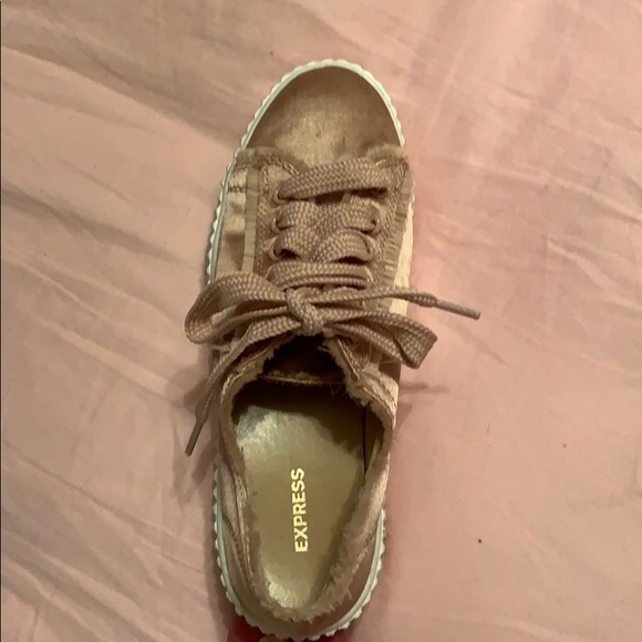 Rose gold shoes - Picture 2 of 3